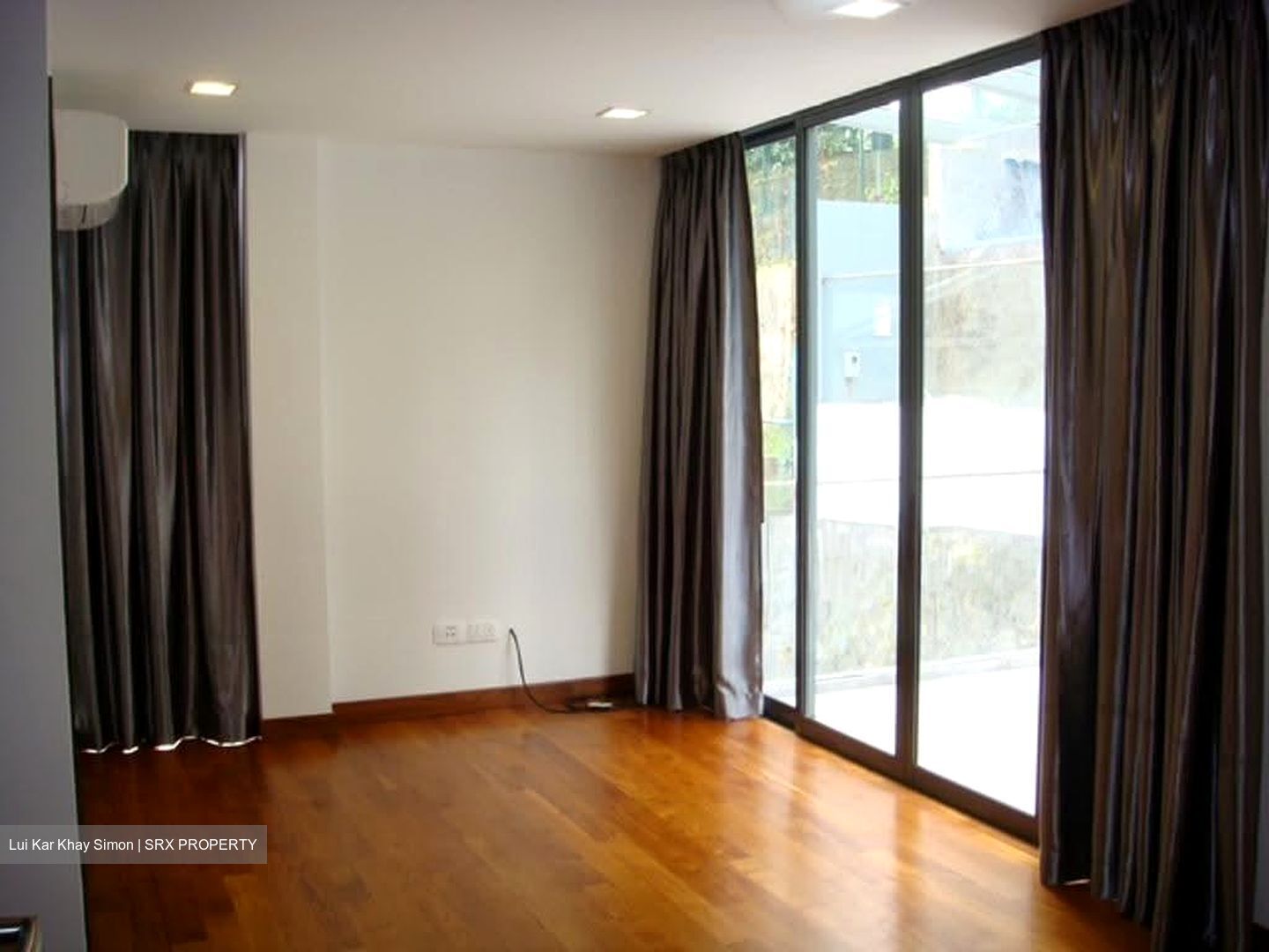 Sixth Avenue (D10), Semi-Detached #611220111